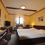 Garni -hotel Barbakan Hotel