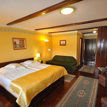 酒店 Garni -hotel Barbakan 3*