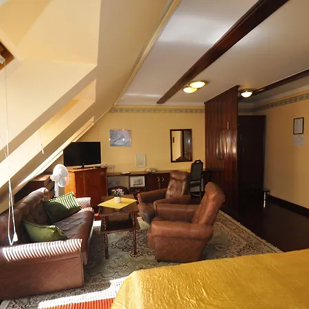 酒店 Garni -hotel Barbakan 3*