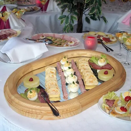 Garni -hotel Barbakan 勒沃卡