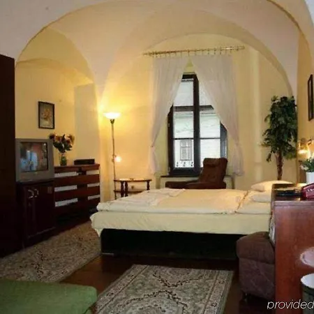 Garni -hotel Barbakan מלון