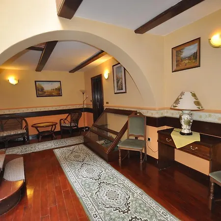 מלון Garni -hotel Barbakan