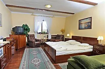 Garni -hotel Barbakan Hotell 3*