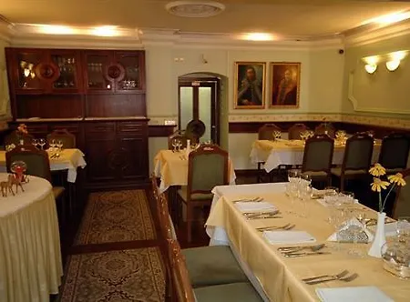 Garni -hotel Barbakan Hotell