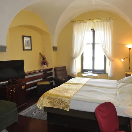 מלון Garni -hotel Barbakan